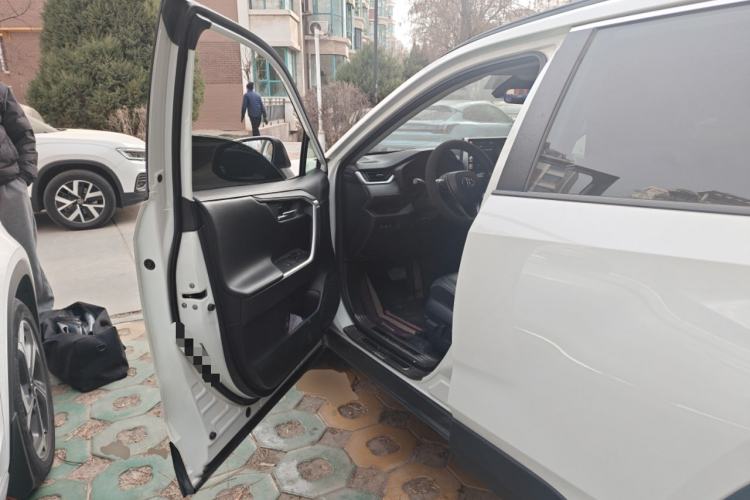 Used Toyota RAV4 2020 2.0L CVT Two-Wheel Drive Prestige Edition