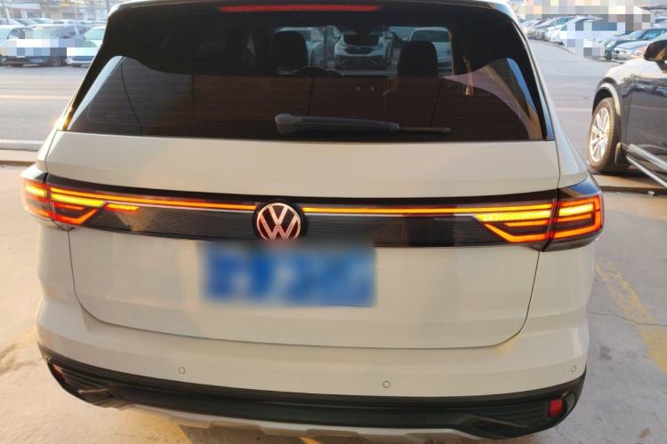 Used Volkswagen Tharu 2023 300TSI Two-Wheel-Drive Full Moon Edition