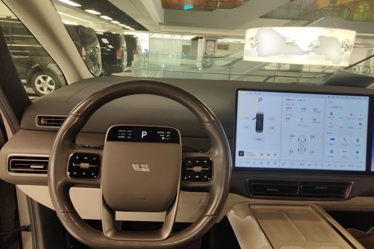 Used Li Auto MEGA 2024 Ultra Model
