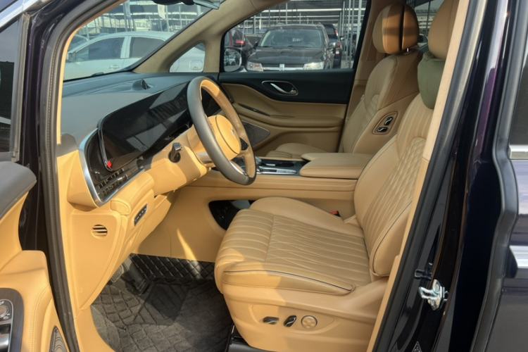 Used VOYAH Dream 2024 PHEV Ultra-Long Range Flagship Edition
