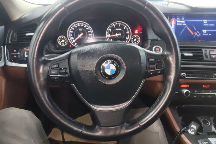 Used BMW 5 Series 2017 525Li Leading Model
