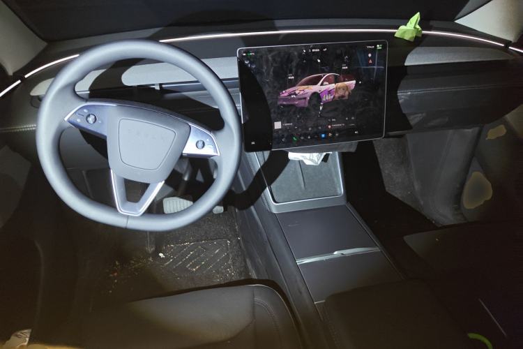 Used Tesla Model Y 2025 Rear-Wheel-Drive Version
