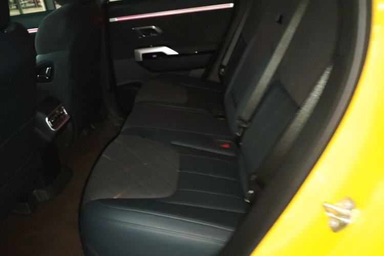 Used  G318 2025 Worry-Free Cross-Country Edition Four-Wheel Drive Distant Mountains Version
