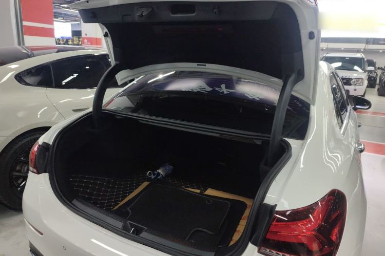 Used Mercedes-Benz A-Class 2022 Second Facelift A 200 L Sport Sedan Fashion Version
