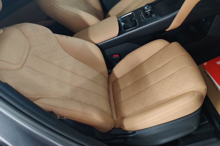 Used BYD Song L DM-i 2024 112 km Leading Edition
