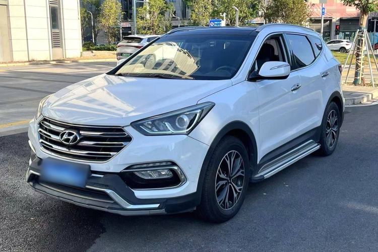 Used Hyundai Santa Fe 2017 2.0T Automatic Two-Wheel Drive Smart Version 7 Seats