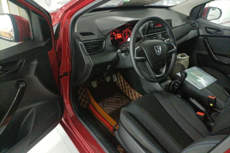 Used Baojun 310 2016 1.2L manual Comfort trim level
