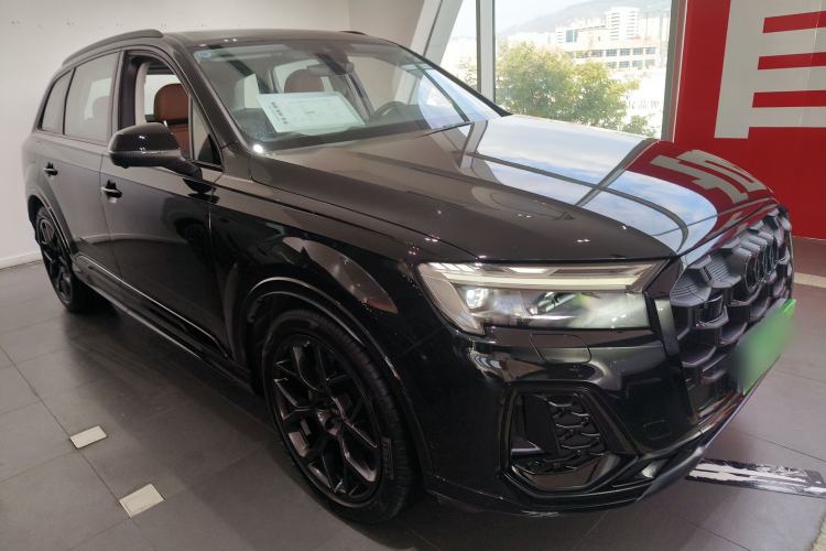 Used Audi Q7 2024 45 TFSI quattro S line Black Warrior Edition
