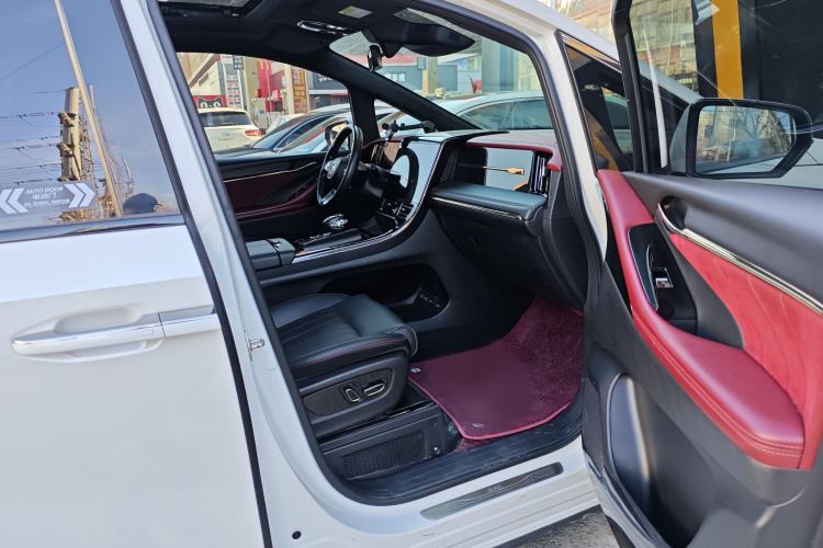 Used GAC Trumpchi M8 2023 Zongshi Series Dual-Motor Supreme Edition
