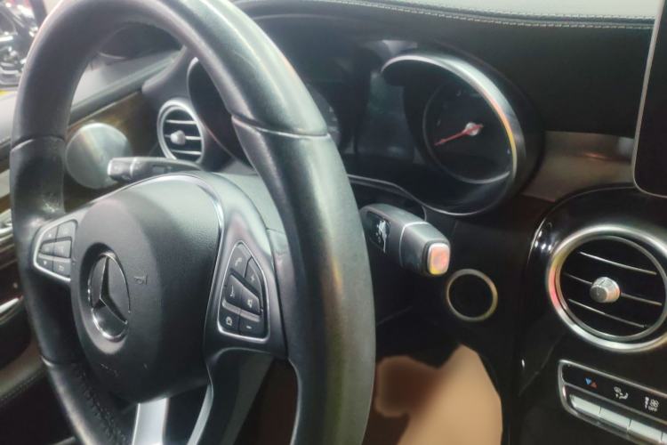 Used Mercedes-Benz GLC 2019 Facelift GLC 260 L 4MATIC Luxury Model
