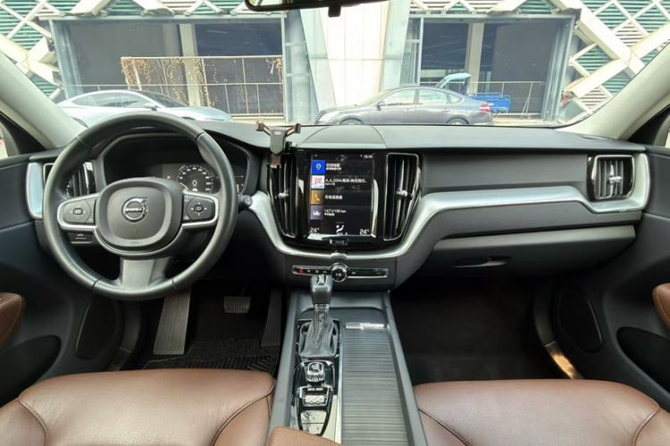 Used Volvo XC60 2019 T5 4x4 Smart Edition China V Standard
