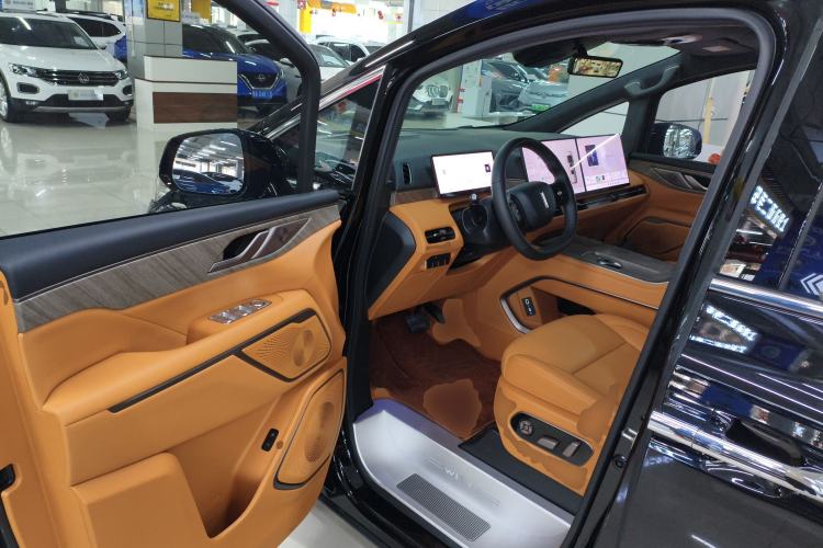 Used Wey Gaoshan 2025 Four-Wheel Drive Alpine 9
