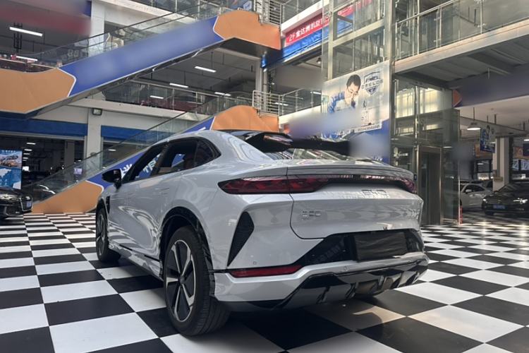 Used BYD Song L EV 2025 Intelligent Driving Version 662 km LiDAR Excellence Edition
