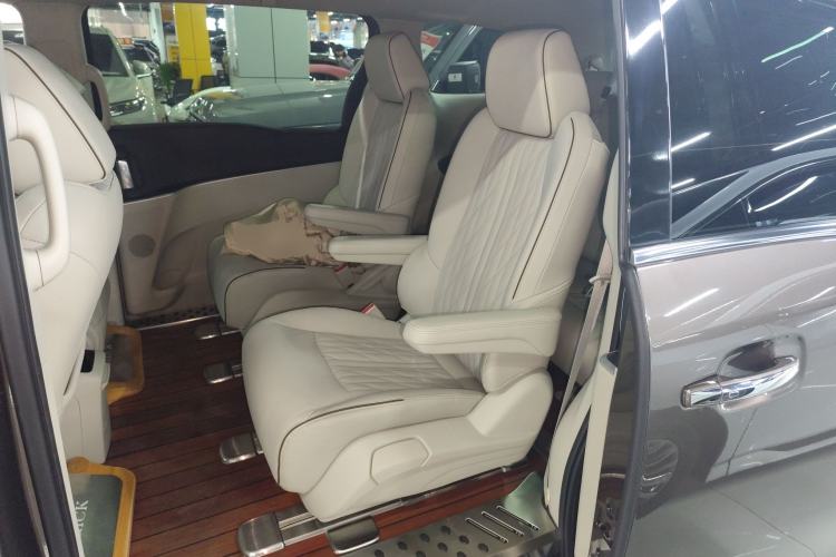 Used Buick GL8 2022 Land Business Class 652T Luxury Model
