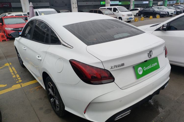 Used MG 5 2022 180 DVVT CVT Youth Luxury Edition
