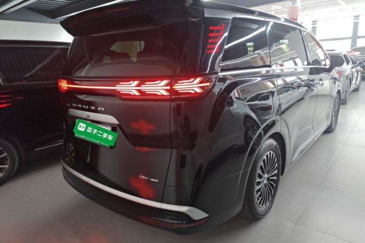 Used Denza D9 2024 DM-i 980 Four-Wheel Drive Prestige Model
