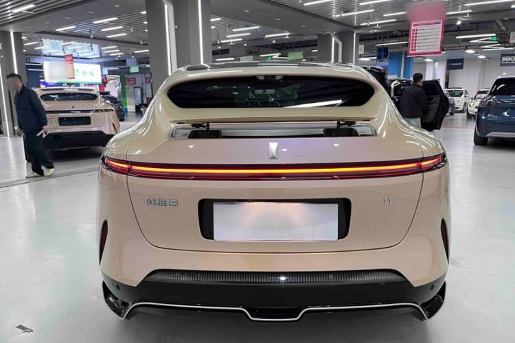 Used  11 2024 630 Rear-Wheel Drive Edition with Three Lasers
