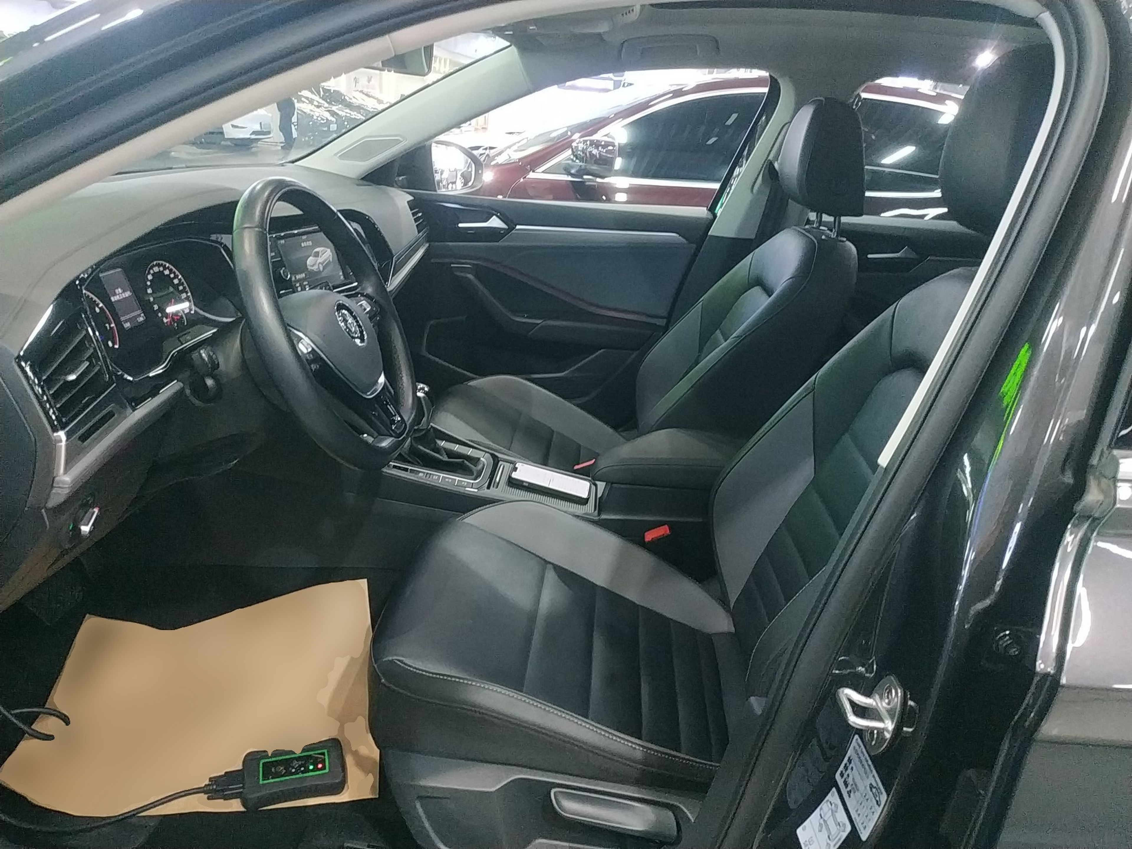 Переднее сиденье в автомобиле