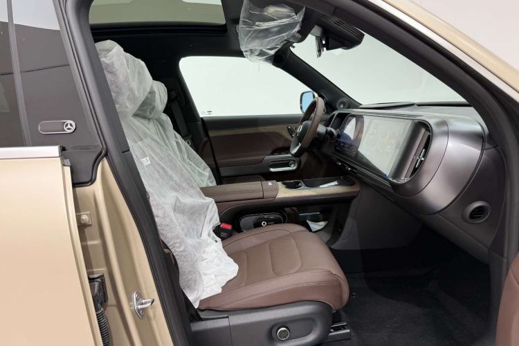 Used  #5 2024 Long-Range Journey Luxury Edition