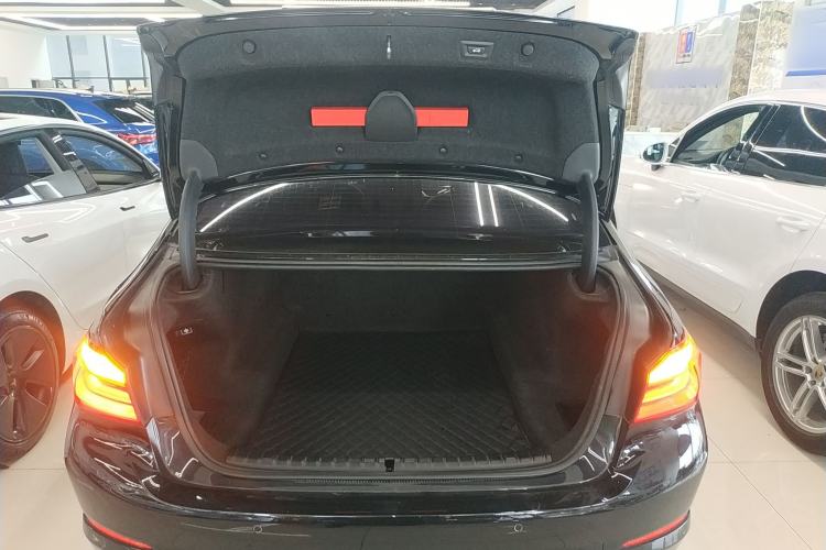 Used BMW 5 Series 2019 525Li Luxury Package
