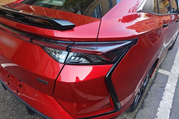 Used Dongfeng Aeolus Yixuan 2022 230T Automatic Adaptive-Beam Knight Edition