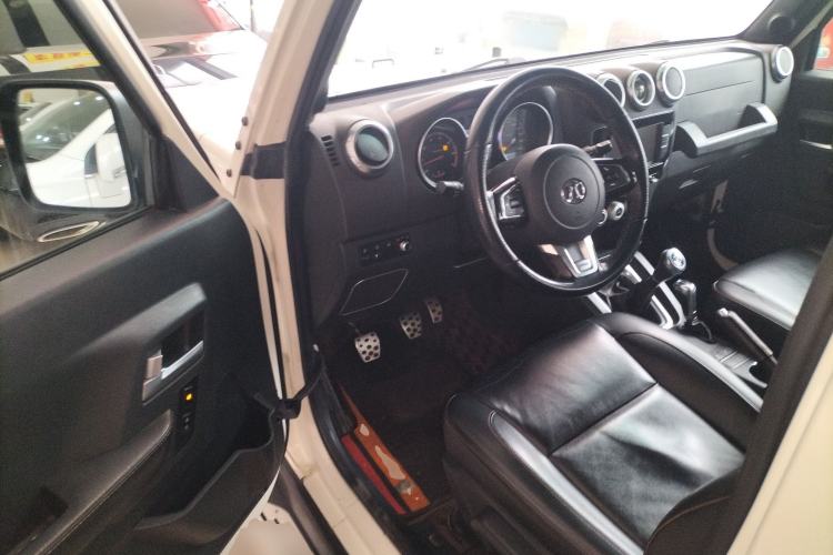 Used  BJ40 2016 40L 2.3T Manual All-Wheel Drive Prestige Edition
