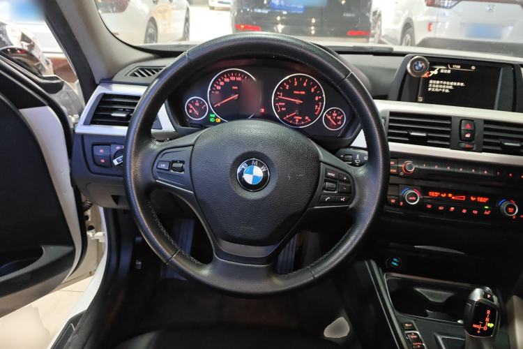 Used BMW 3 Series 2015 320Li Luxury Edition Fashion Model
