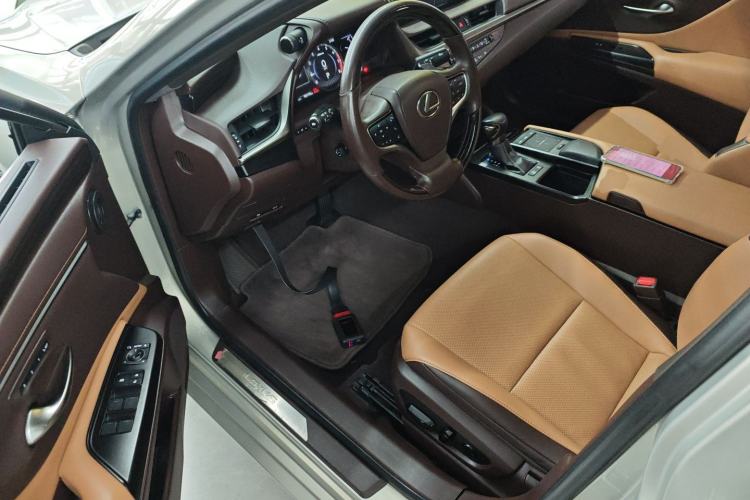 Used Lexus ES 2018 200 Luxury Edition China V Standard
