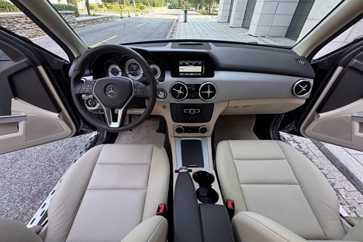 Used Mercedes-Benz GLK-Class 2013 Facelift GLK 300 4MATIC Fashion Edition
