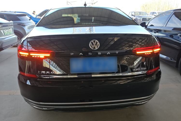 Used Volkswagen Passat 2019 330TSI Luxury Edition China VI Standard
