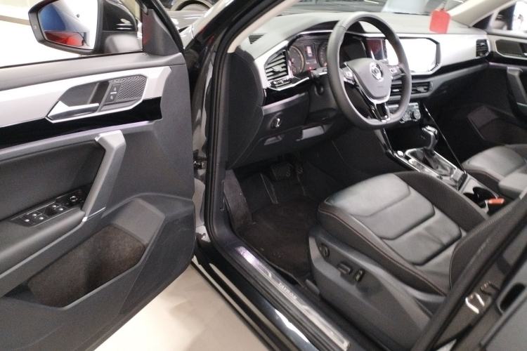 Used Volkswagen Tayron 2019 330TSI Two-Wheel-Drive Luxury Version China V Emission Standard
