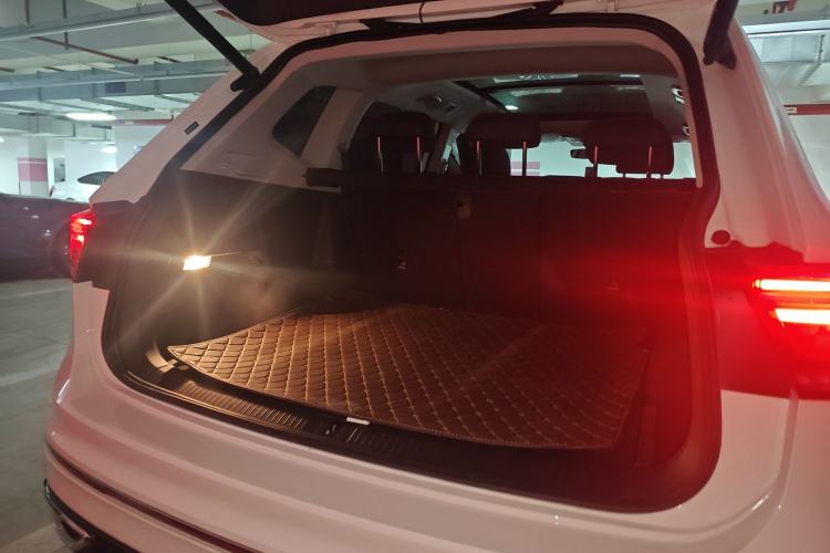 Used Volkswagen Tiguan L 2022 330TSI Automatic Two-Wheel Drive R-Line Enhanced Edition
