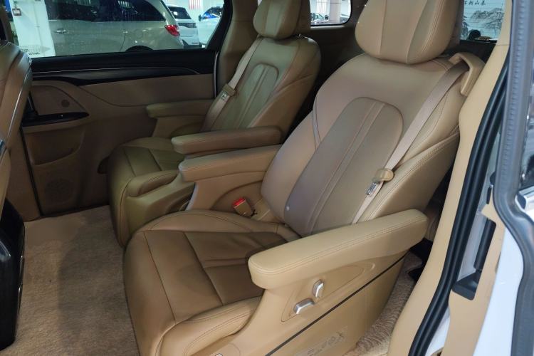 Used Buick GL8 2021 ES Landtrek 653T Luxury Model
