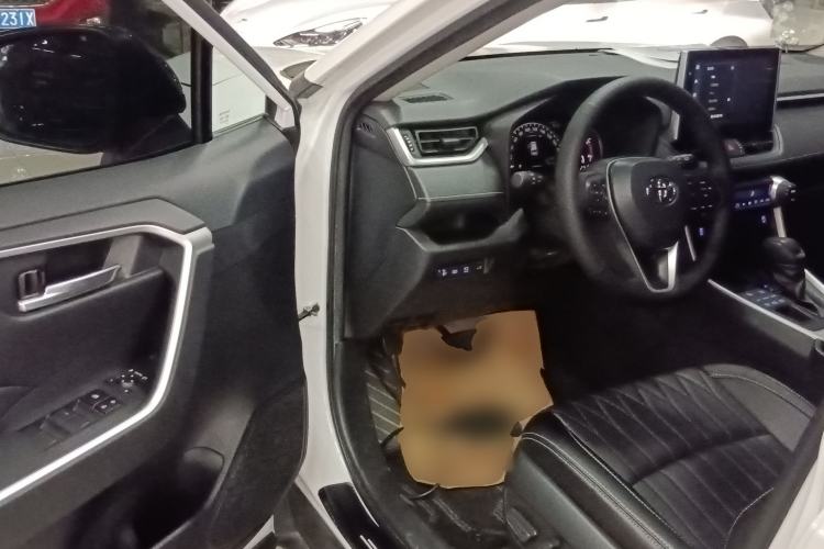 Used Toyota RAV4 2022 2.0L CVT 4x4 Fashion Edition
