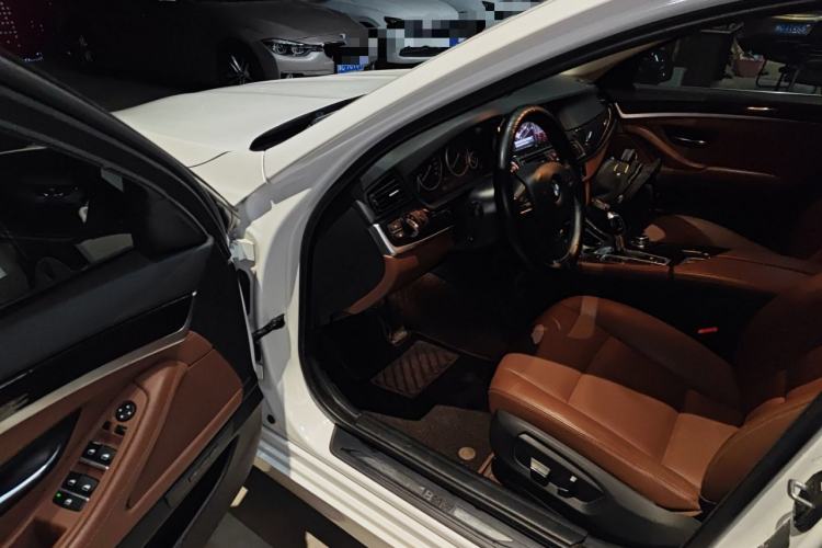 Used BMW 5 Series 2017 525Li Leading Model
