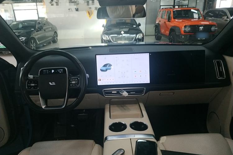 Used Li Auto L8 2023 Air model
