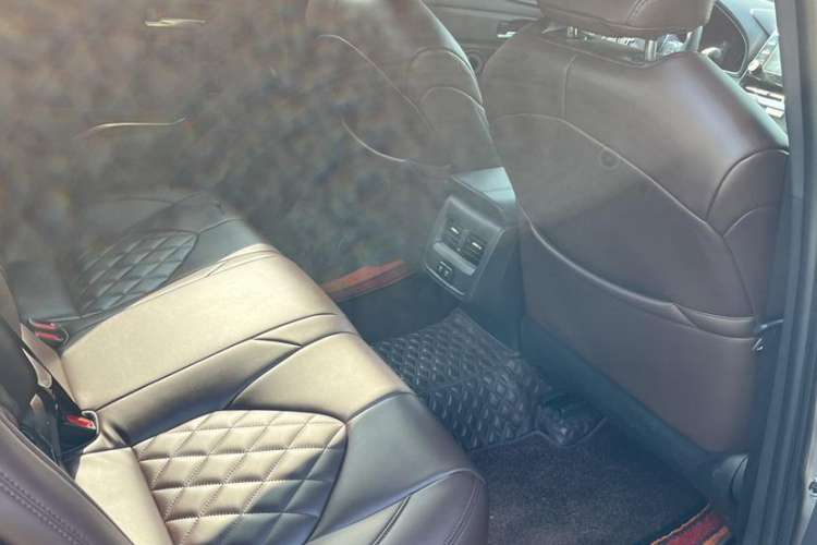 Used Toyota Avalon 2019 2.0L Ambition Edition China VI