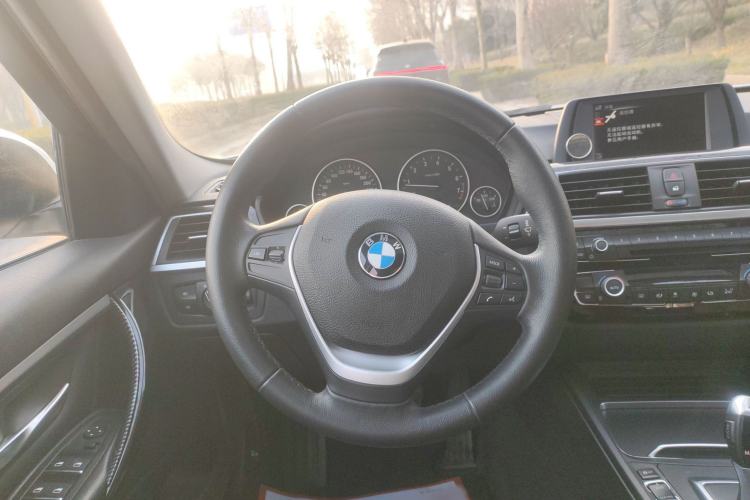 Used BMW 3 Series 2016 316Li Fashion Model
