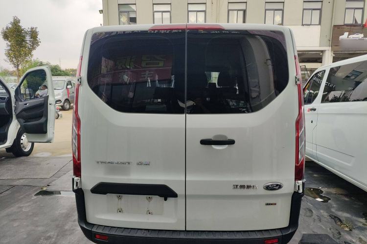Used Ford Transit 2019 2.0T Diesel Multi-Purpose Commercial Vehicle Short Wheelbase Low Roof 6-Seater China VI Standard
