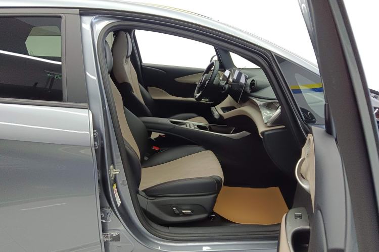 Used BYD Dolphin 2023 420 km Fashion Edition
