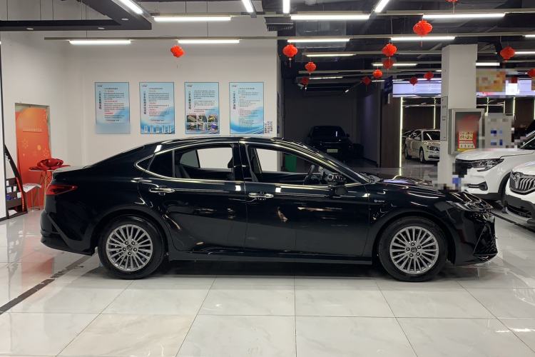 Used Toyota Camry 2024 Dual-Motor 2.0 HGVP Luxury Edition
