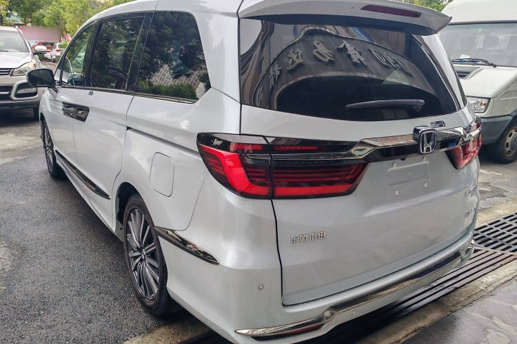 Used Honda Elysion 2024 2.0L eHEV Luxury Edition
