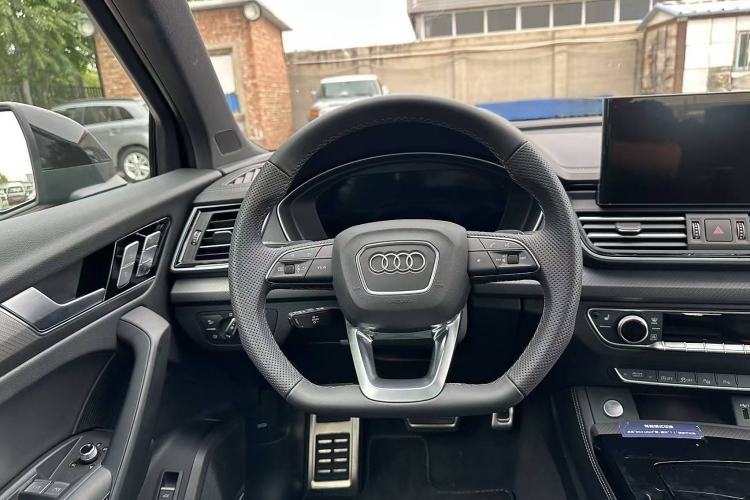 Used Audi Q5L 
