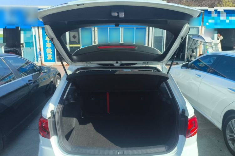 Used Volkswagen C-TREK 2018 1.5L Automatic Fashion Model