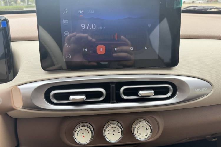 Used Wuling Hongguang MINIEV 2025 Four-Door Version Premium Edition
