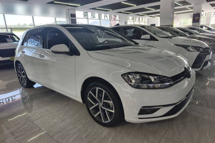 Used Volkswagen Golf 2018 230TSI Automatic Luxury Version
