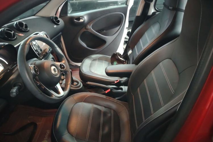 Used  forfour 2018 0.9T 66 kW Pioneer Edition
