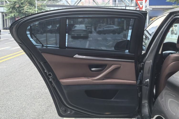 Used BMW 5 Series 2014 535Li Leading Model
