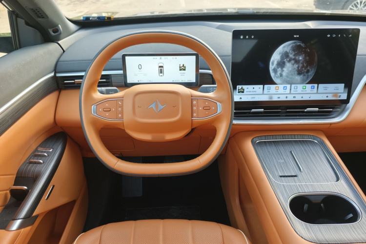 Used  eπ008 2025 210Max Range-Extended Version 5 Seats