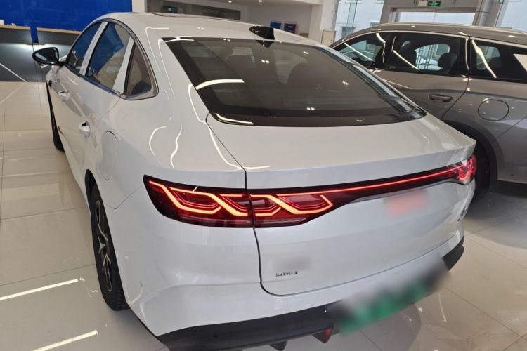 Used BYD Qin L 2025 DM-i Smart Drive 120KM Superior Model
